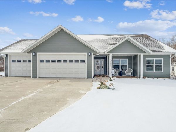 8063 218th Avenue, Martelle, IA 52305