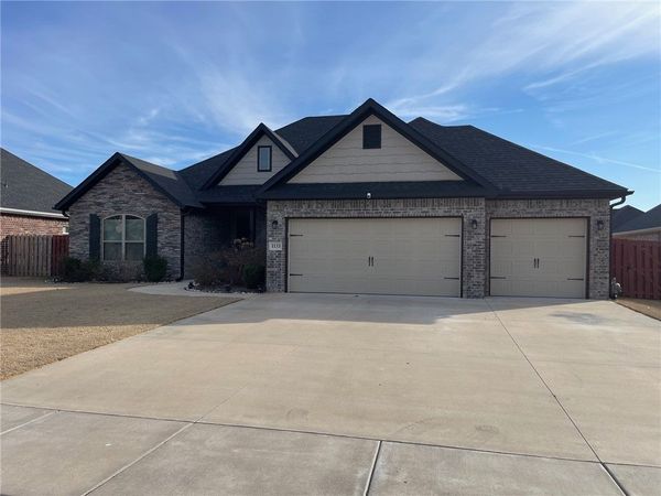 1133 Ruscello Avenue, Tontitown, AR 72762