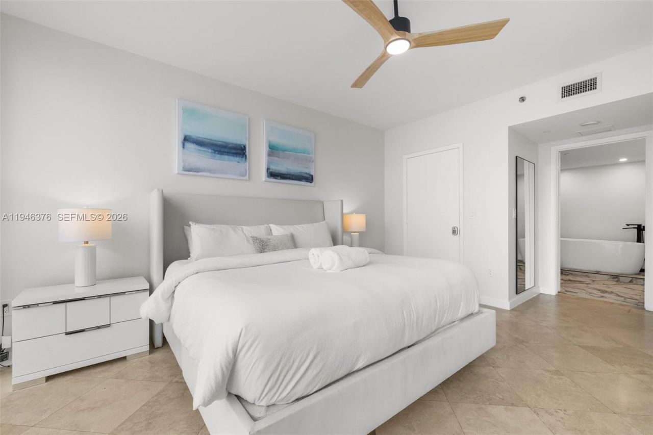 485 Brickell Ave , Unit 1804, Miami, FL 33131 Photo