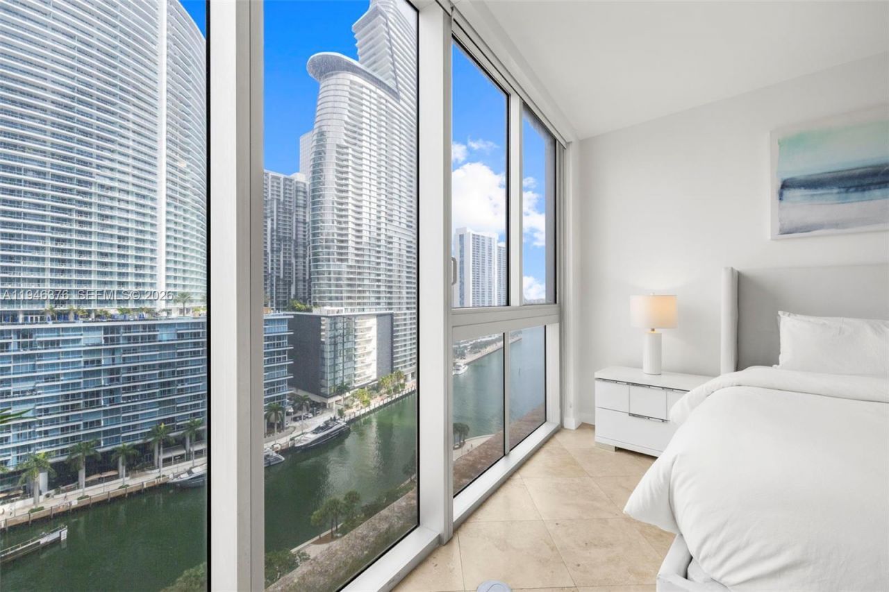 485 Brickell Ave , Unit 1804, Miami, FL 33131 Photo
