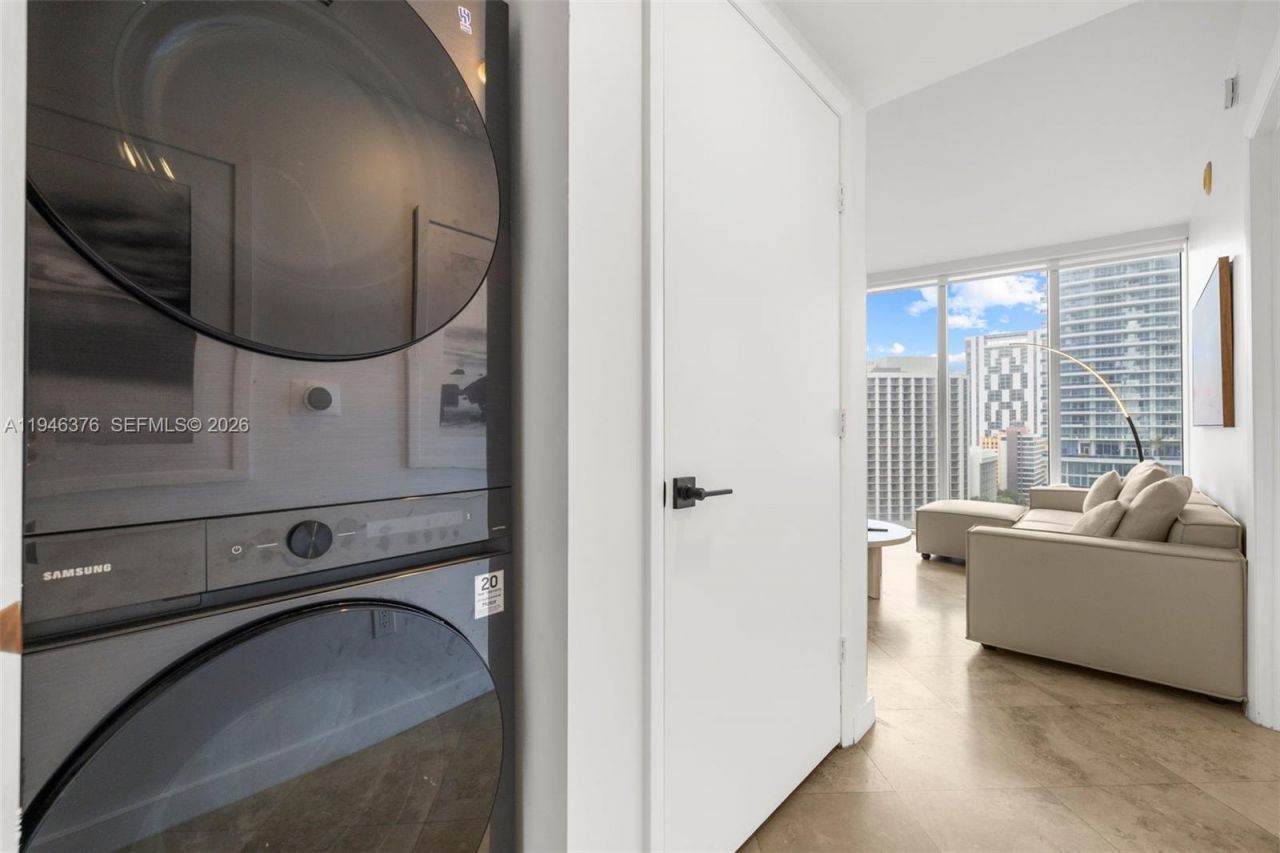 485 Brickell Ave , Unit 1804, Miami, FL 33131 Photo