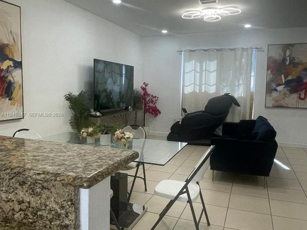 9421 SW 171st Pl , Miami, FL 33196