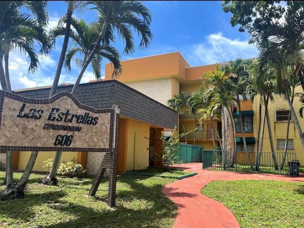 606 W 81st St, Unit 210, Hialeah, FL 33014