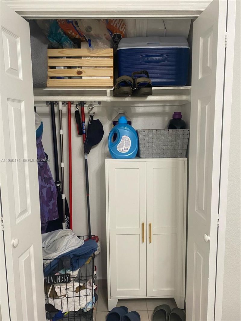 606 W 81st St, Unit 210, Hialeah, FL 33014 Photo