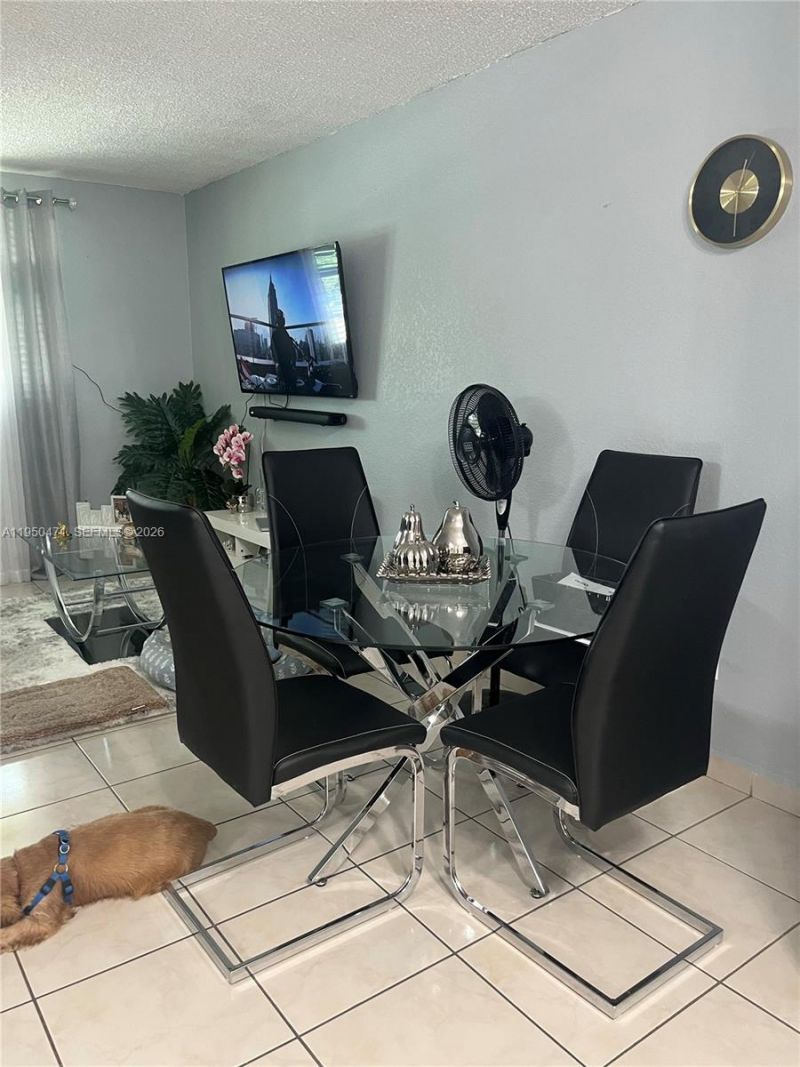 606 W 81st St, Unit 210, Hialeah, FL 33014 Photo