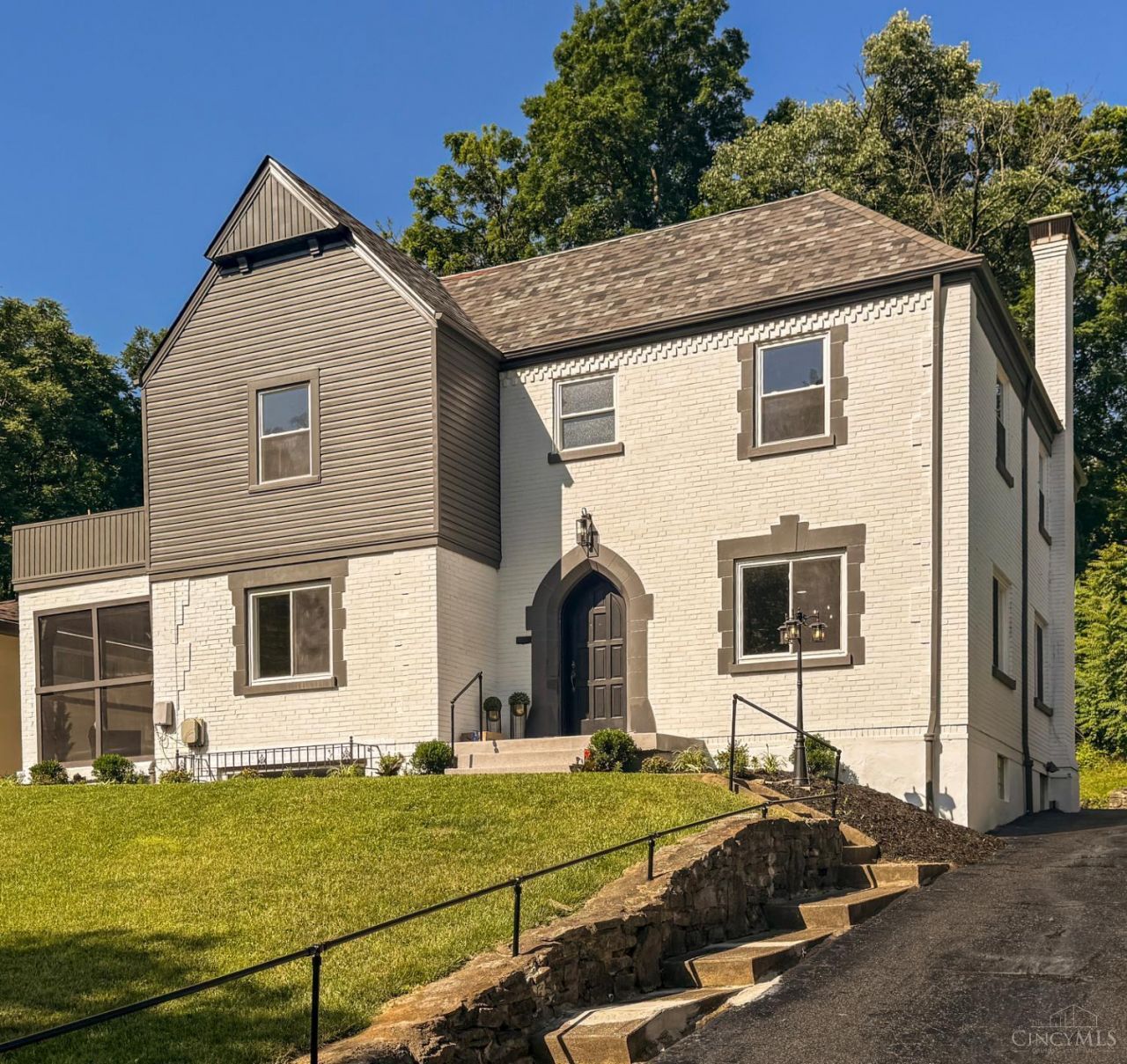 3923 Wess Park Drive, Cincinnati, OH 45217 Main Photo