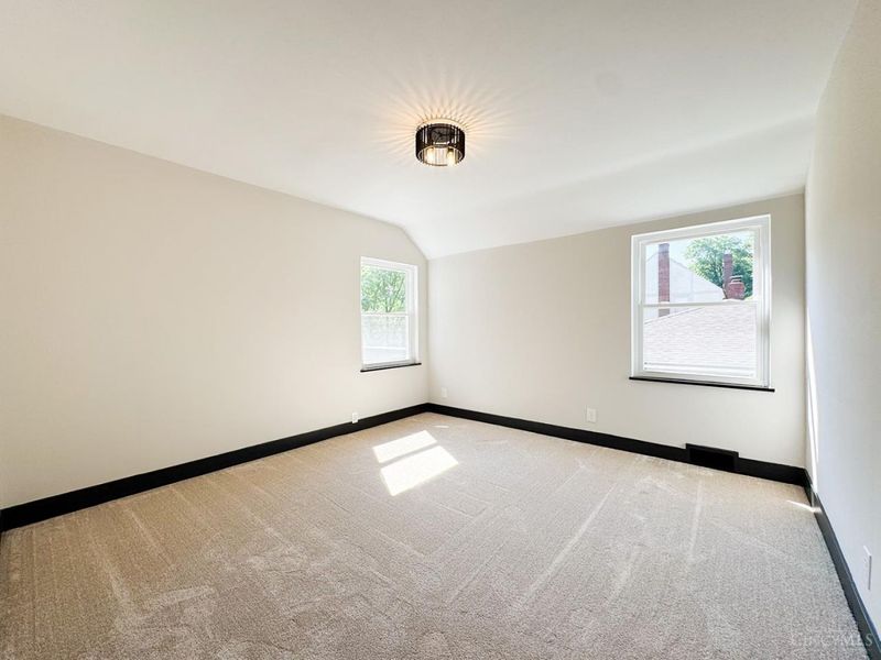 3923 Wess Park Drive, Cincinnati, OH 45217 Photo 21