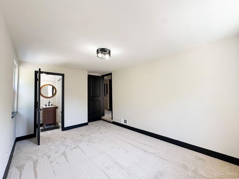 3923 Wess Park Drive, Cincinnati, OH 45217 Photo 26