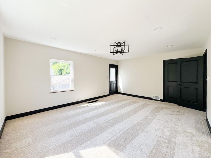 3923 Wess Park Drive, Cincinnati, OH 45217 Photo 33