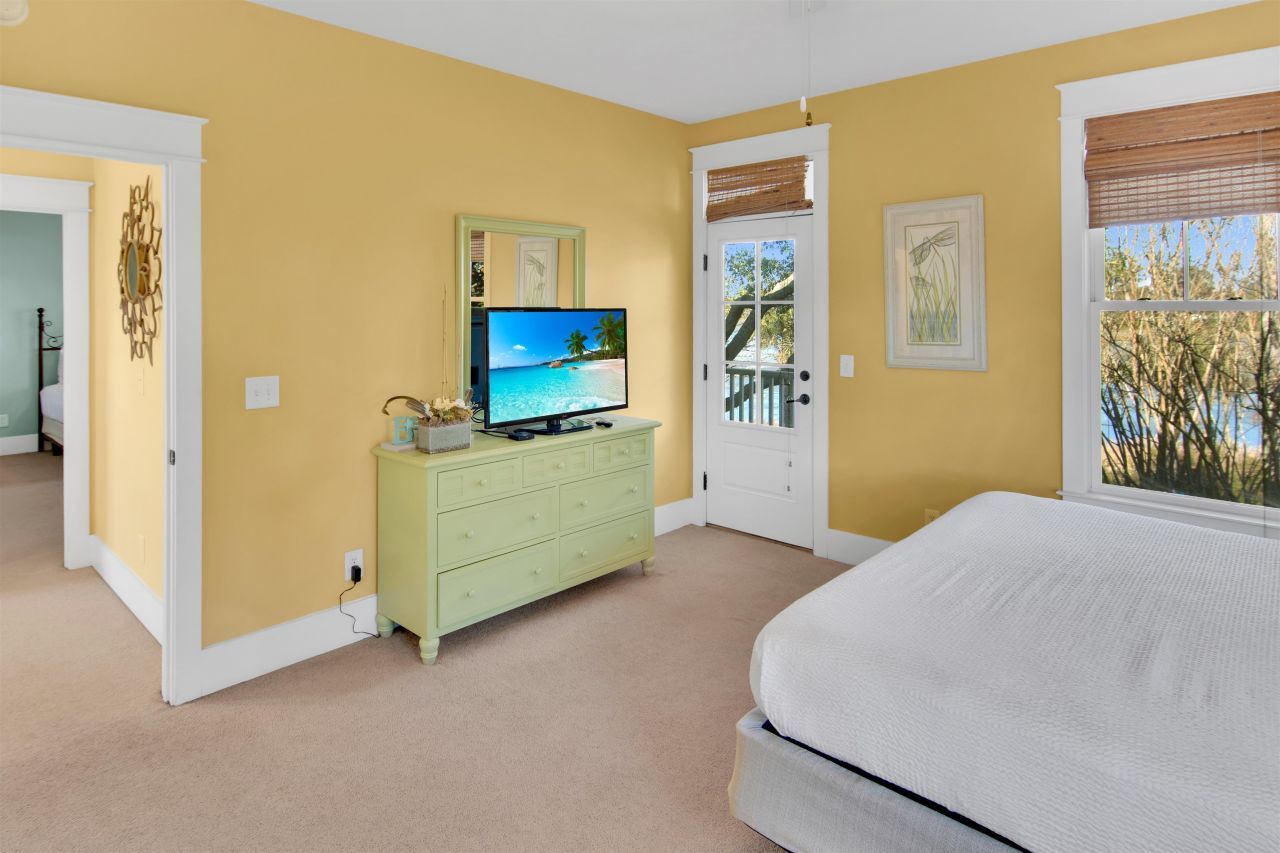 562 Olde Mill Dr. Photo 24