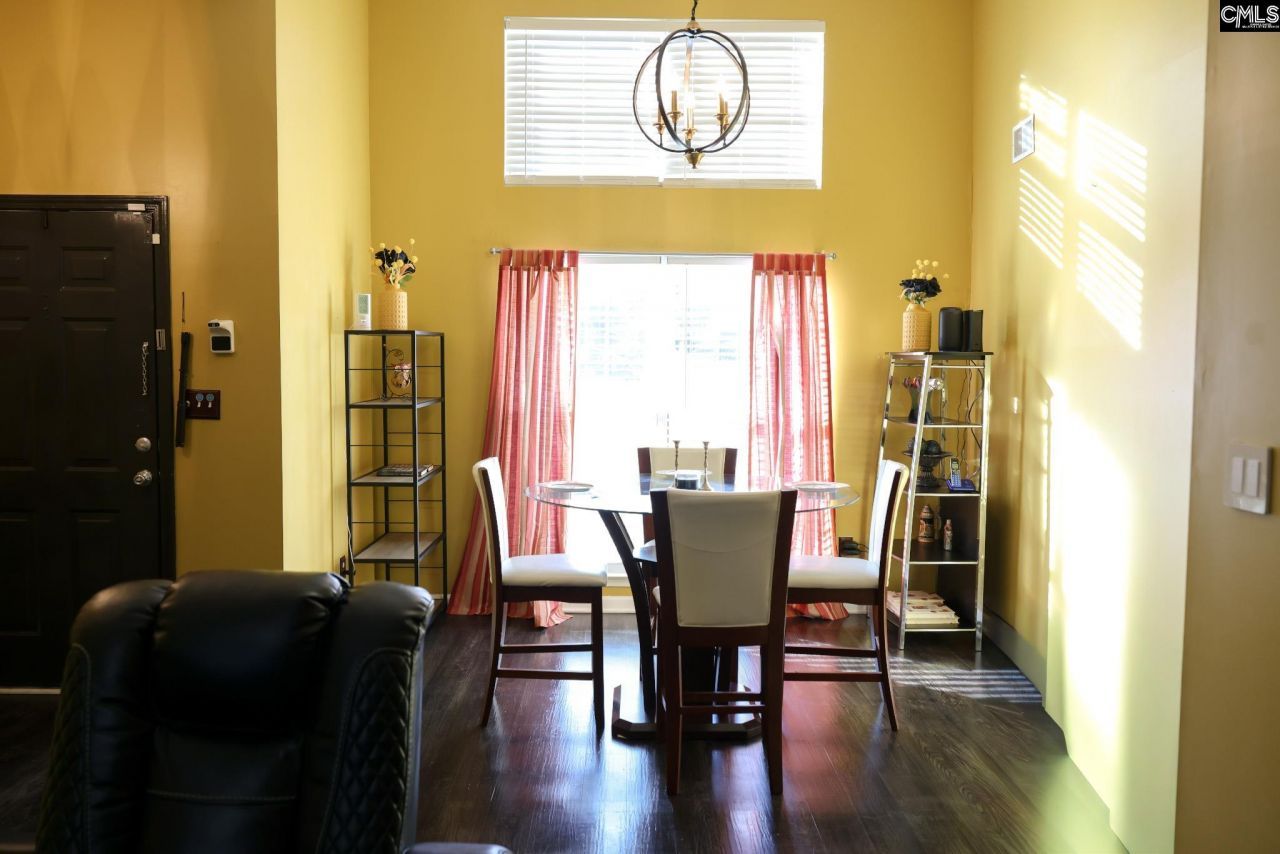 351 Knotts Circle  Photo 4