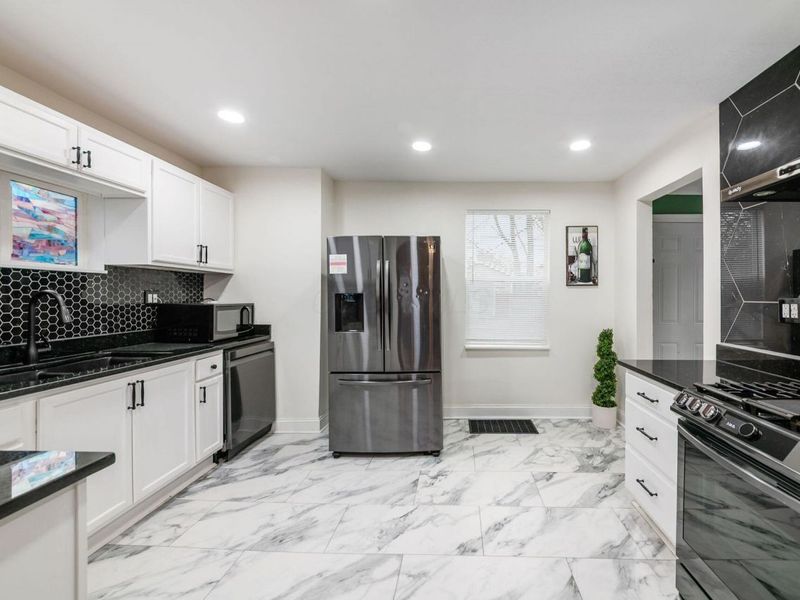 1450 Briarwood Avenue, Columbus, OH 43211 Photo 19