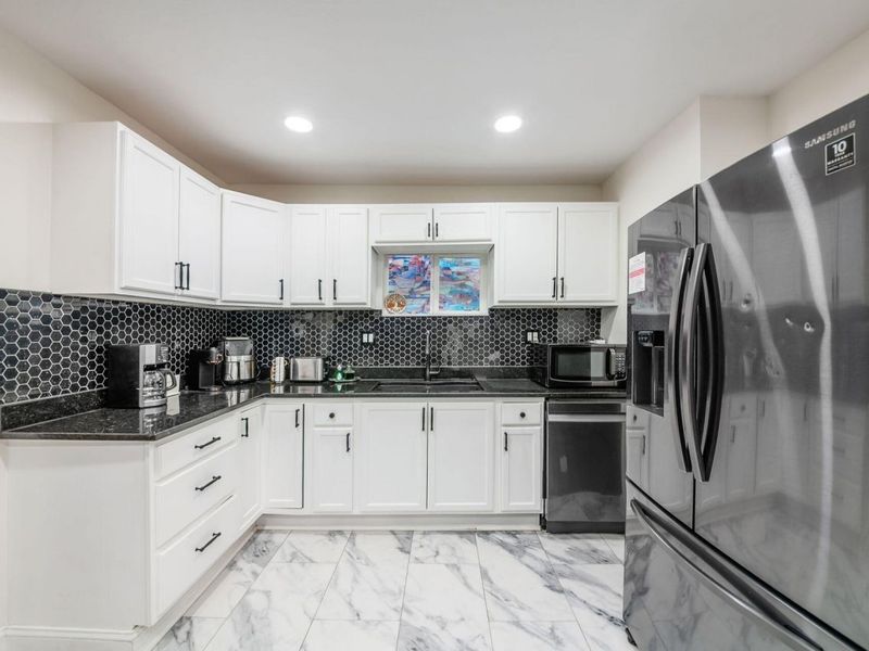 1450 Briarwood Avenue, Columbus, OH 43211 Photo 21