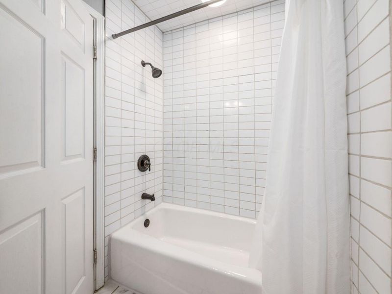 1450 Briarwood Avenue, Columbus, OH 43211 Photo 36