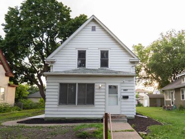 4007 Girard Ave N, Minneapolis, MN 55412