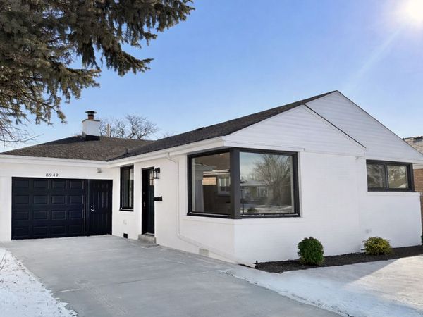 8949 S Utica Avenue, Evergreen Park, IL 60805