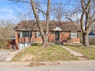 14 E Whittier Street, Kansas City, MO 64119