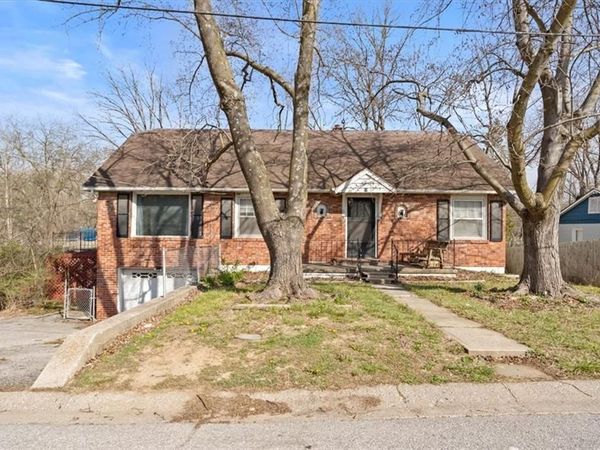 14 E Whittier Street, Kansas City, MO 64119