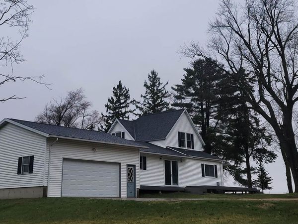 1557 Old Lancaster Road, Platteville, WI 53818