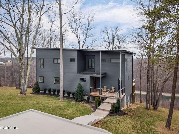 1171 W Hutchins Bend Rd, Sparta, TN 38583