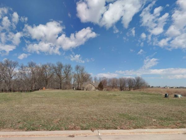 4061 NW 95th Place, Polk City, IA 50226