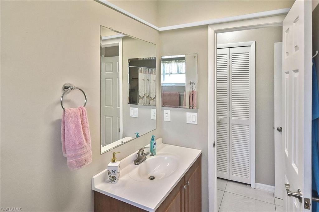 4 Park Lane Cir, Lehigh Acres, FL 33936 Photo