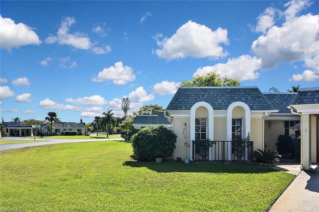 4 Park Lane Cir, Lehigh Acres, FL 33936 Photo