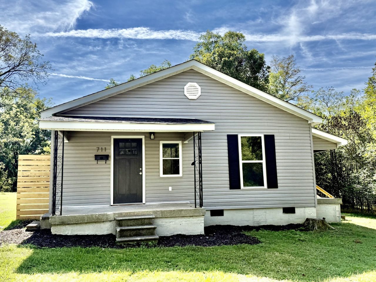 711 Gwen St, Paris, TN 38242 Main Photo