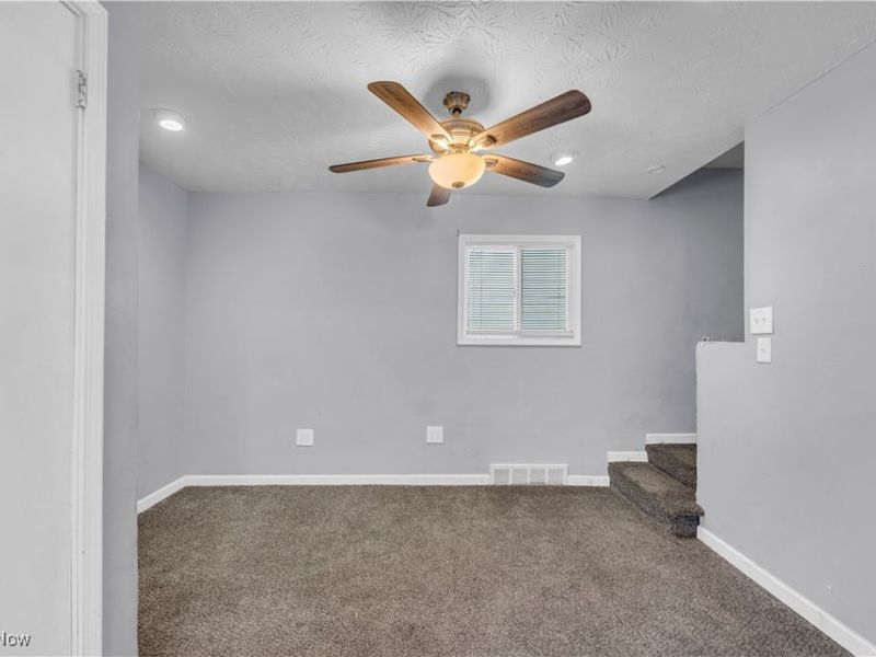 13814 Durkee Avenue, Cleveland, OH 44105 Photo 11