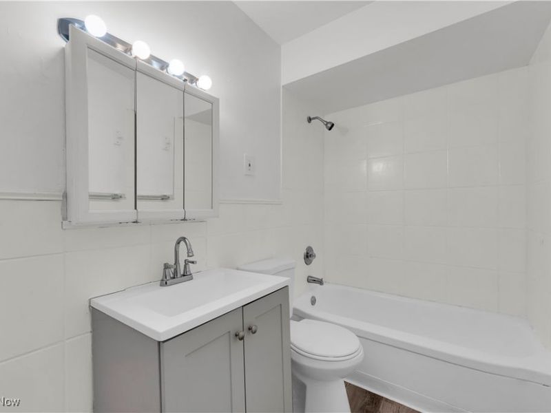 13814 Durkee Avenue, Cleveland, OH 44105 Photo 12