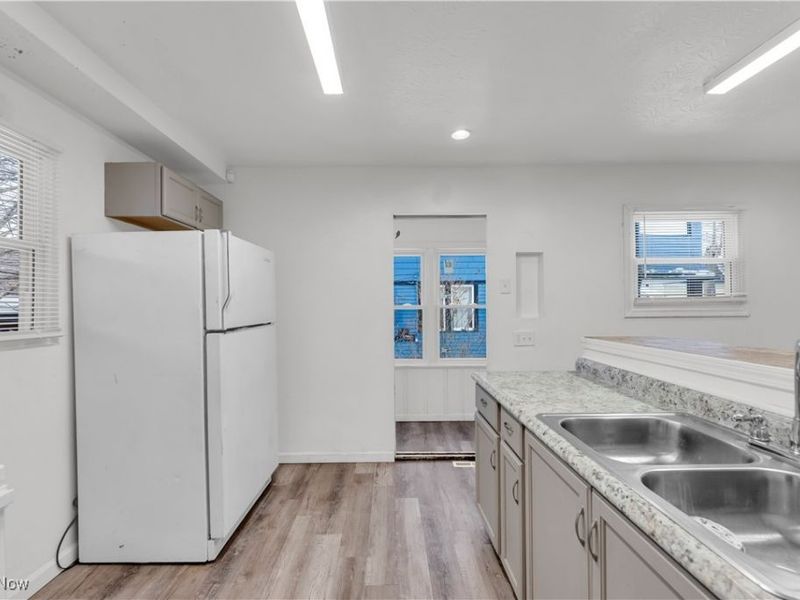 13814 Durkee Avenue, Cleveland, OH 44105 Photo 4