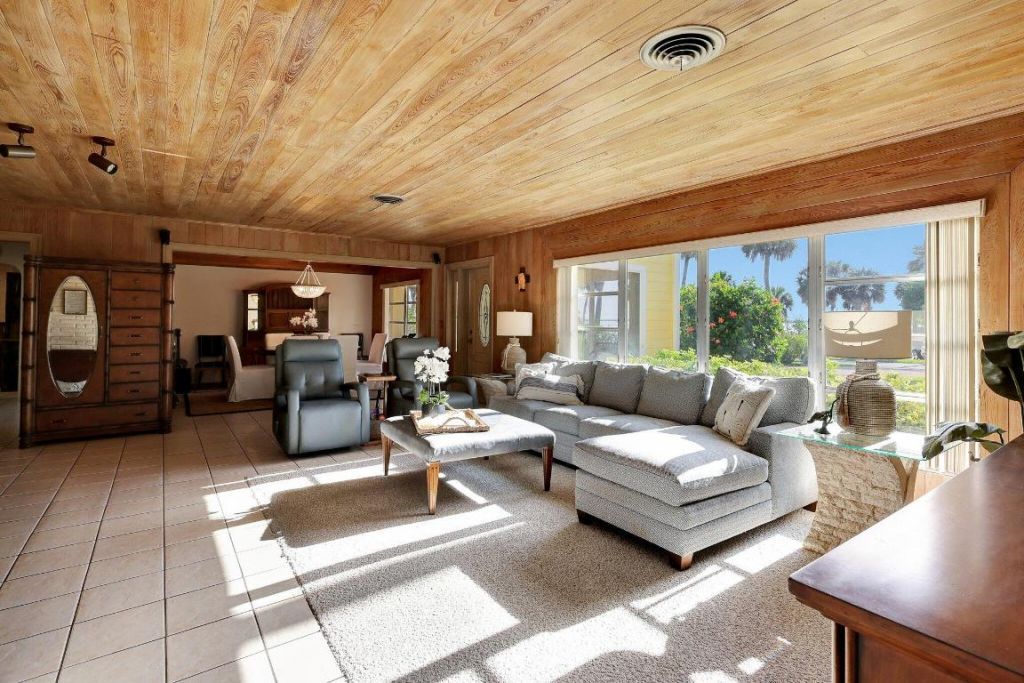 7501 S Indian River Drive, Fort Pierce, FL 34982 Photo