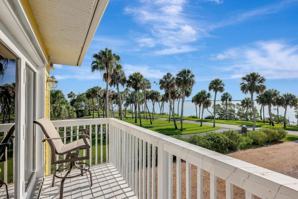 7501 S Indian River Drive, Fort Pierce, FL 34982 Photo