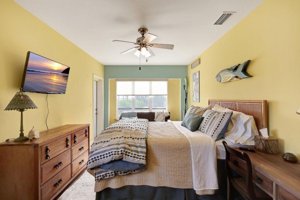 7501 S Indian River Drive, Fort Pierce, FL 34982 Photo