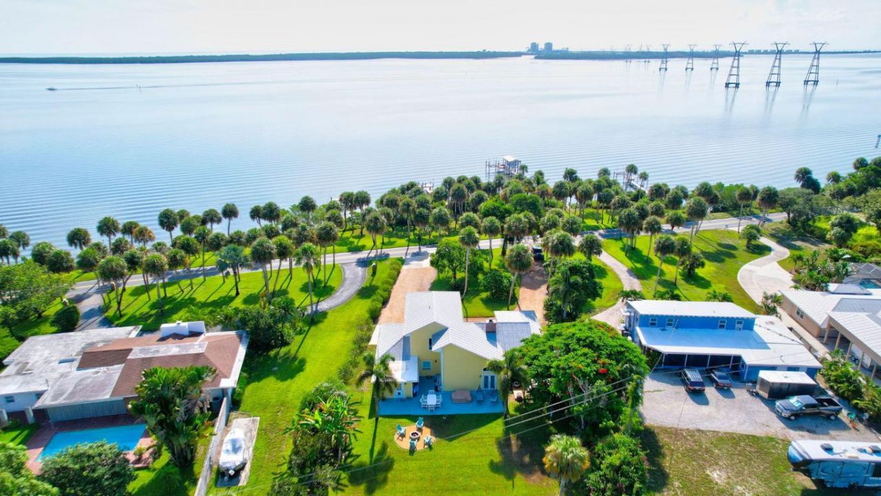 7501 S Indian River Drive, Fort Pierce, FL 34982 Photo