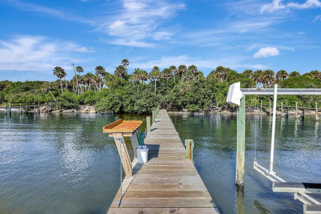 7501 S Indian River Drive, Fort Pierce, FL 34982 Photo