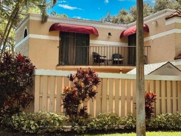 4260 Village Drive, Unit B, Delray Beach, FL 33445