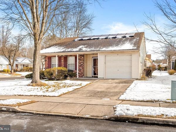 2 FERNWOOD COURT, COLUMBUS, NJ 08022