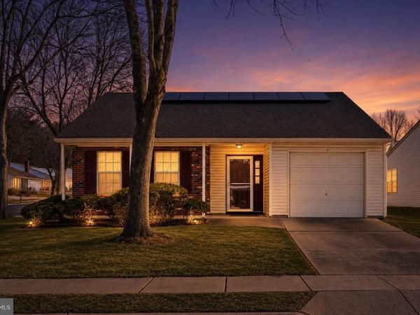 2 FERNWOOD COURT, COLUMBUS, NJ 08022