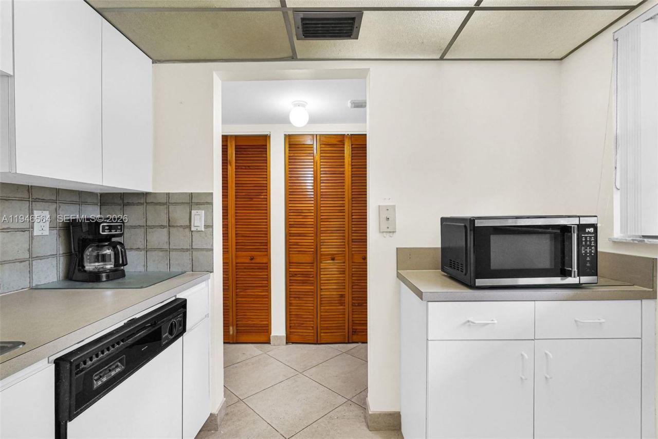 10825 SW 112th Ave , Unit 216, Miami, FL 33176 Photo