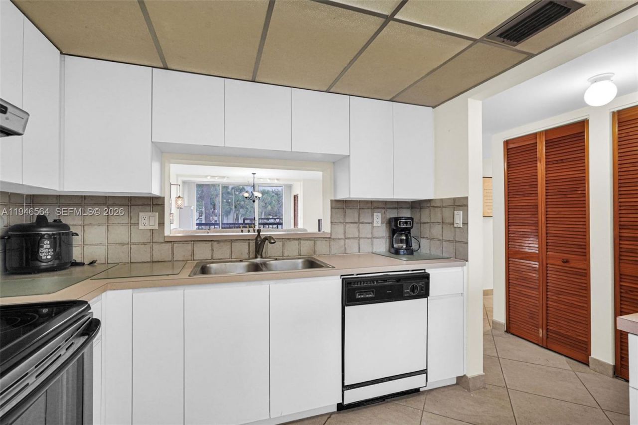 10825 SW 112th Ave , Unit 216, Miami, FL 33176 Photo