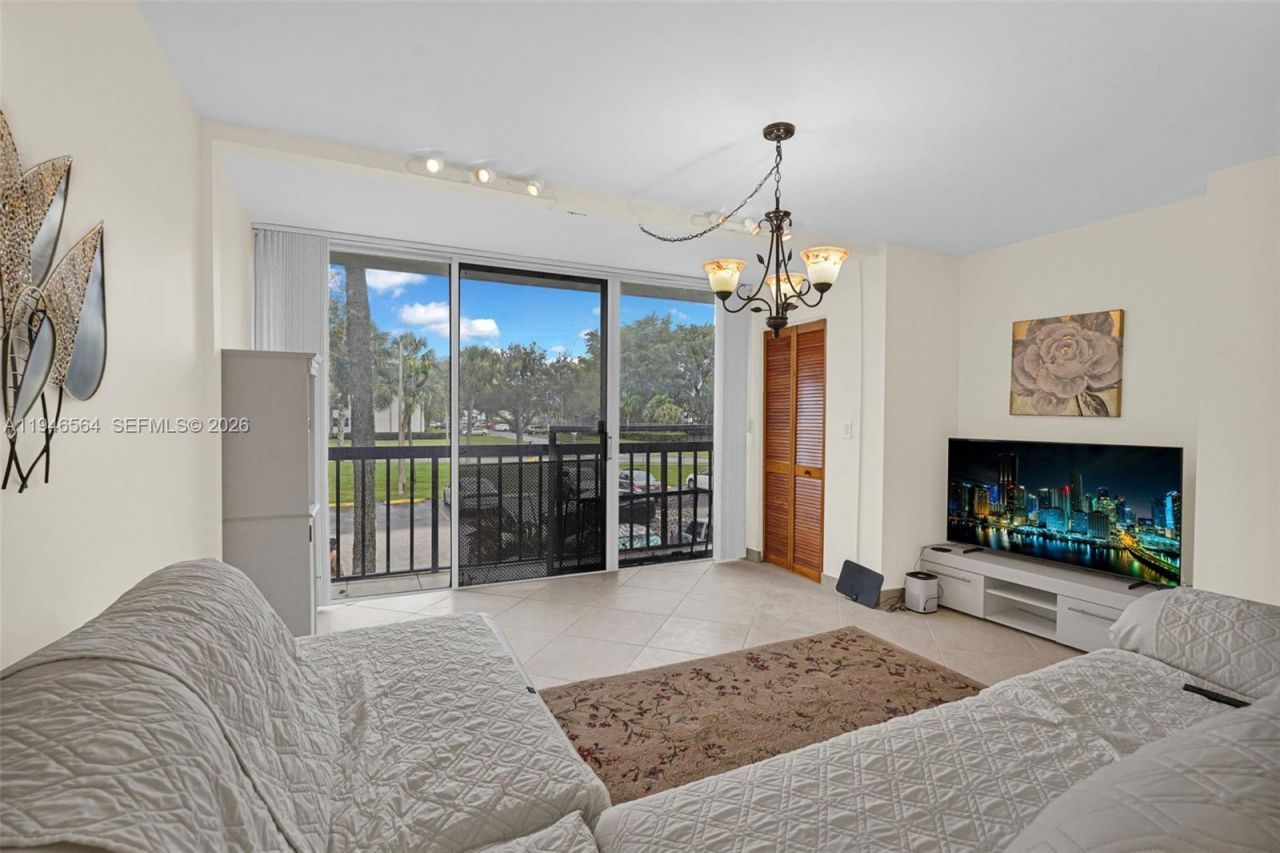 10825 SW 112th Ave , Unit 216, Miami, FL 33176 Photo