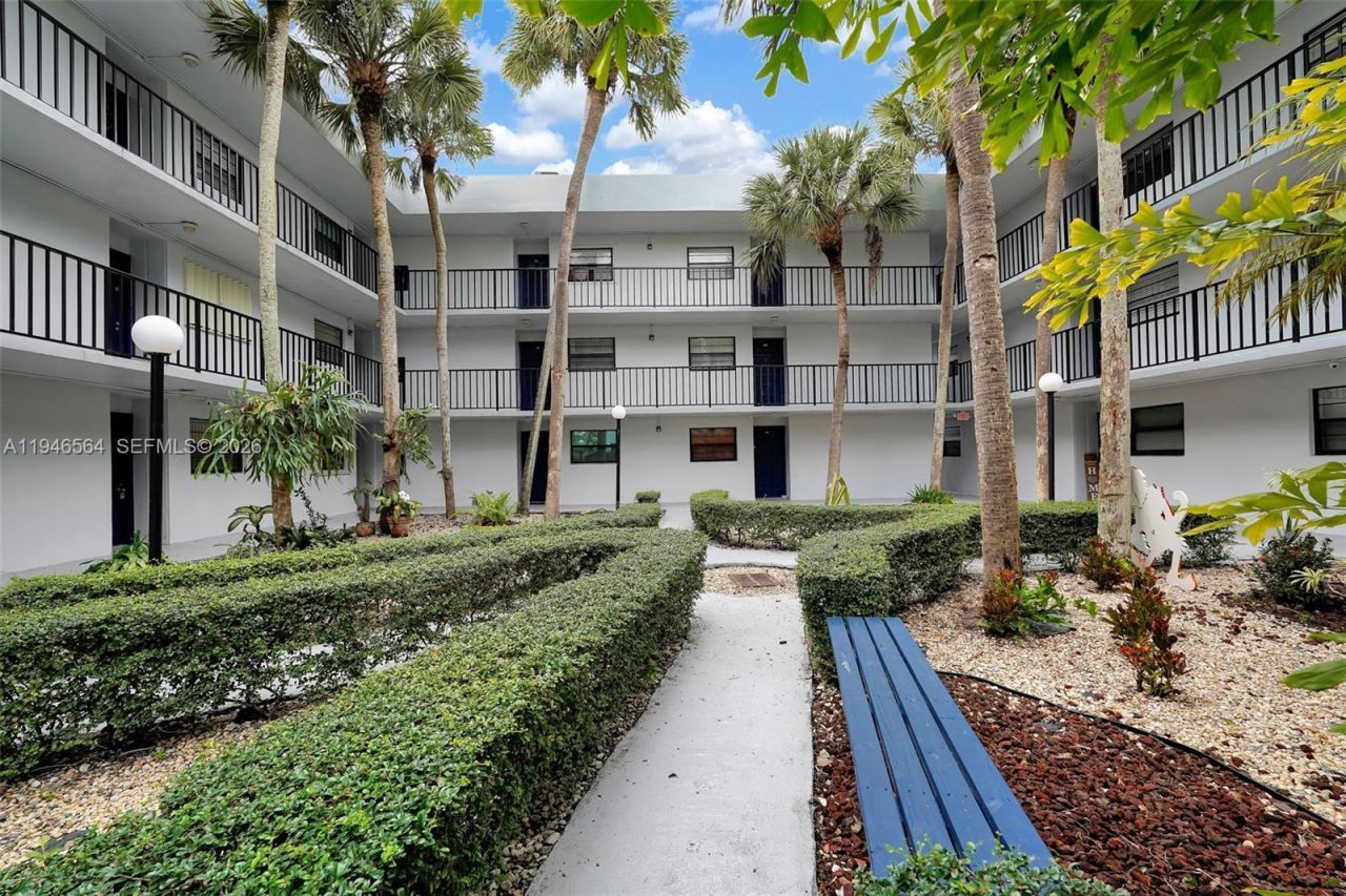 10825 SW 112th Ave , Unit 216, Miami, FL 33176 Photo