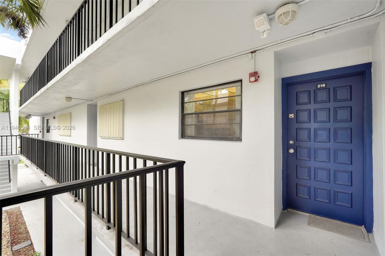 10825 SW 112th Ave , Unit 216, Miami, FL 33176 Photo