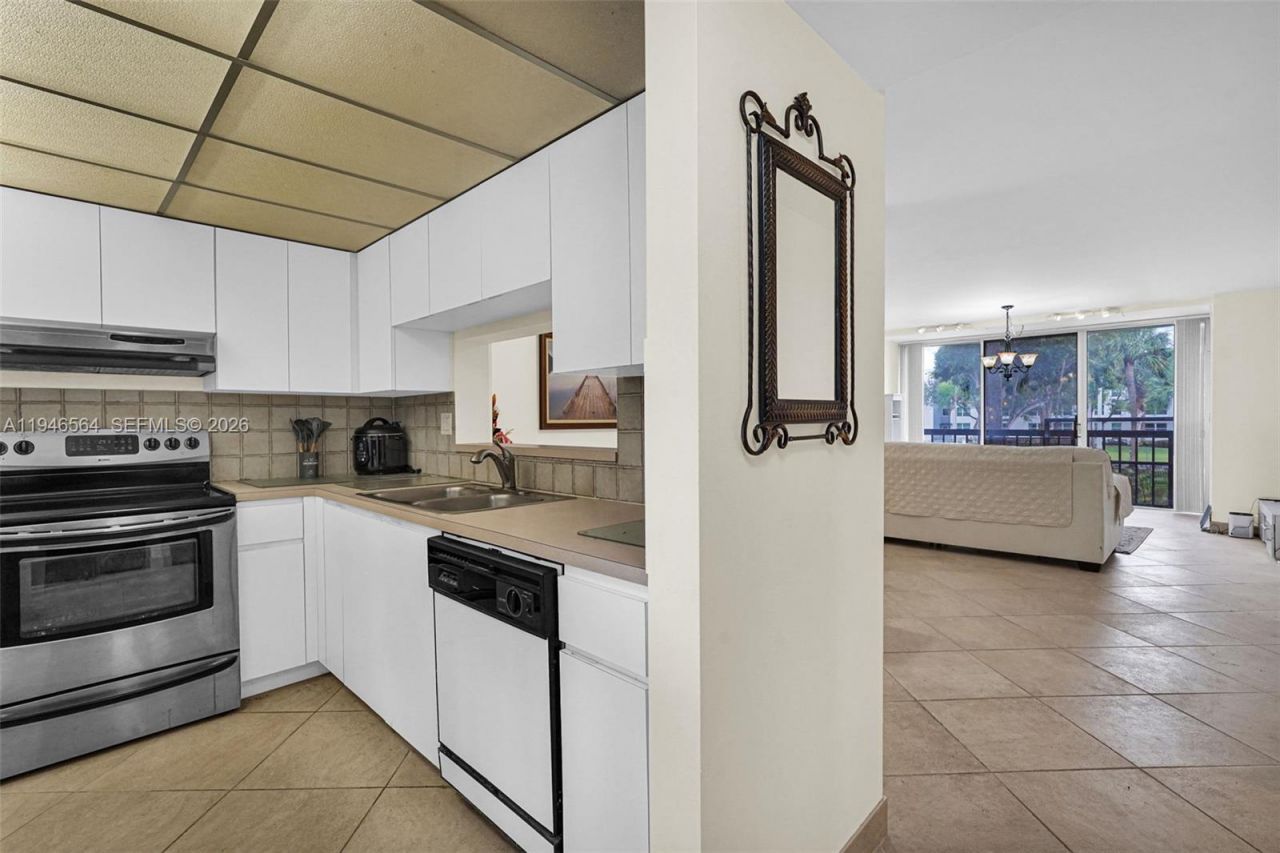 10825 SW 112th Ave , Unit 216, Miami, FL 33176 Photo