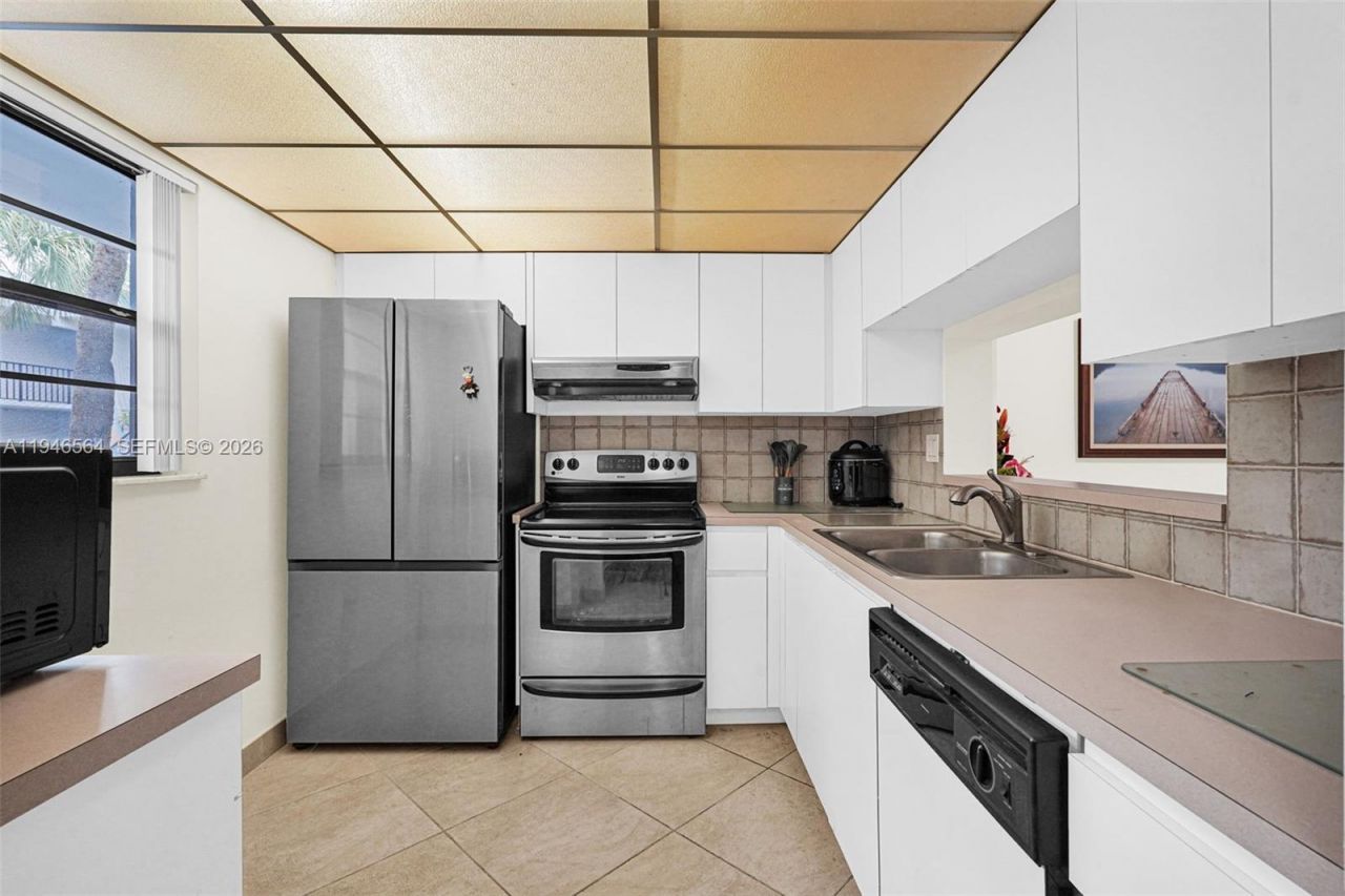 10825 SW 112th Ave , Unit 216, Miami, FL 33176 Photo