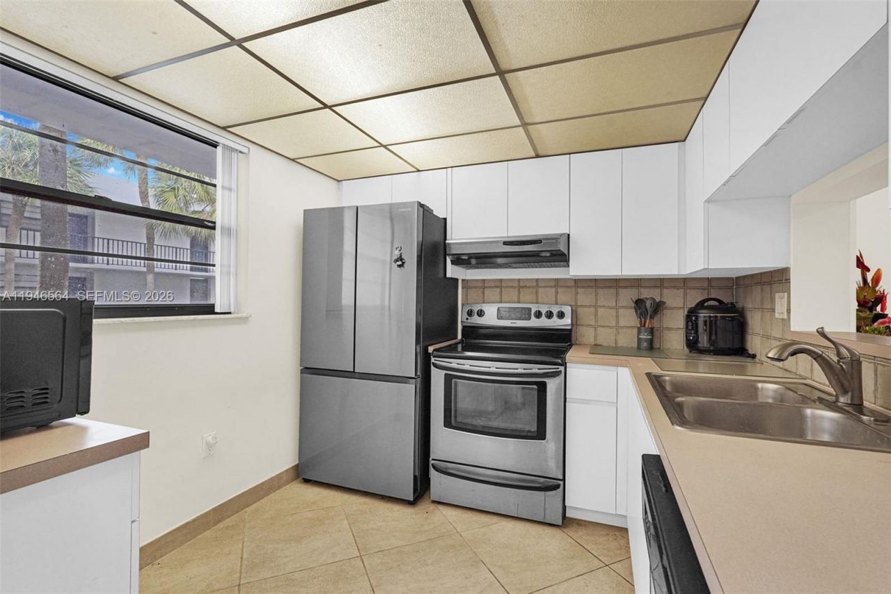 10825 SW 112th Ave , Unit 216, Miami, FL 33176 Photo