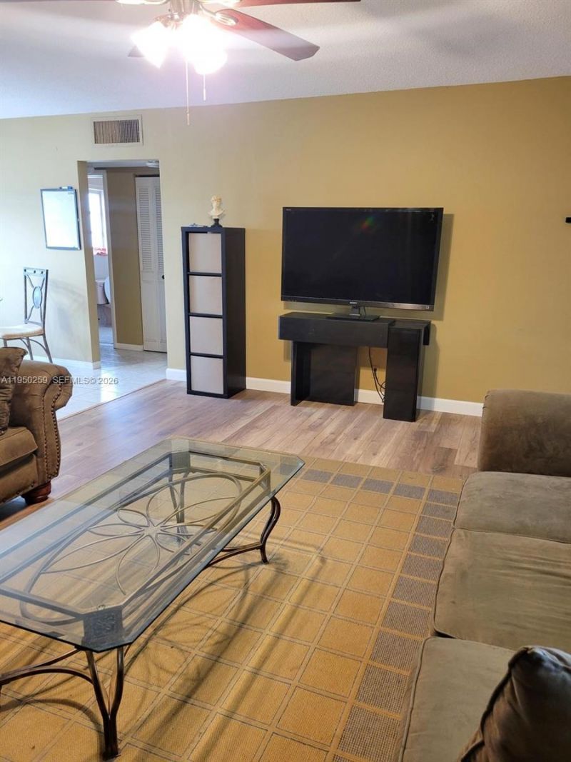 2031 Dewey St , Unit 302, Hollywood, FL 33020 Photo