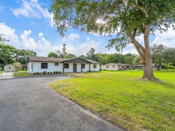 14230 SW 14th St, Davie, FL 33325