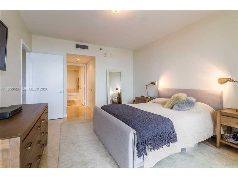 400 Alton Rd, Unit 705, Miami Beach, FL 33139 Photo